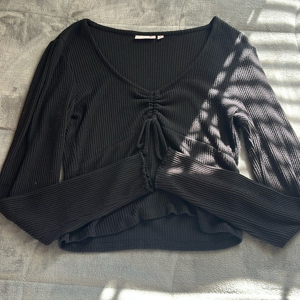 M black Sonoma long sleeve crop